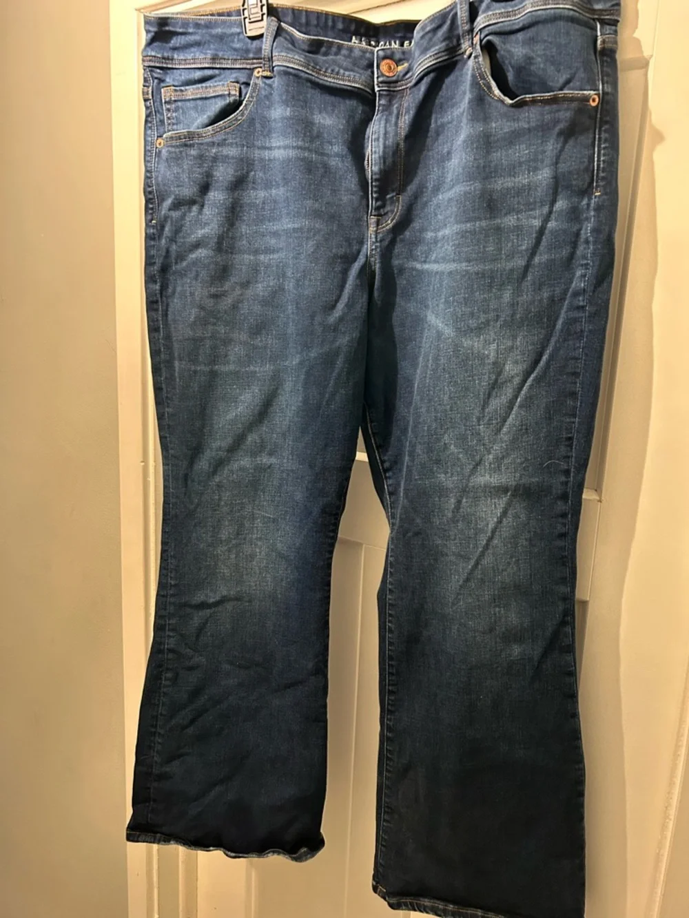 American Eagle Outfitters Dark Blue Denim Jeans with Gold Stitching - Picture 1 of 6